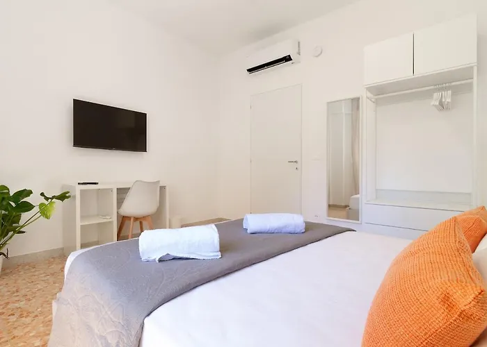 Apartament Domus Pompei - 10' A Piedi Da San Giovanni - Ac, Smart & Wi-fi *